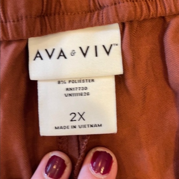 💜 5 for $25 or 3 for $28 Ava & Viv rust red shorts - Picture 6 of 8
